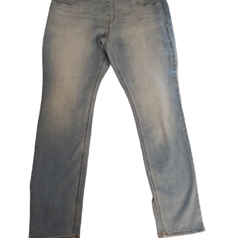 New with tags. Old Navy size 14 petite jeggings